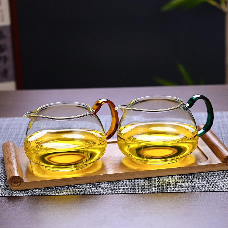 Side-Handle Borosilicate Glass Tea Separator - Heat-Resistant Gong Dao Bei for Kung Fu Tea Ceremony