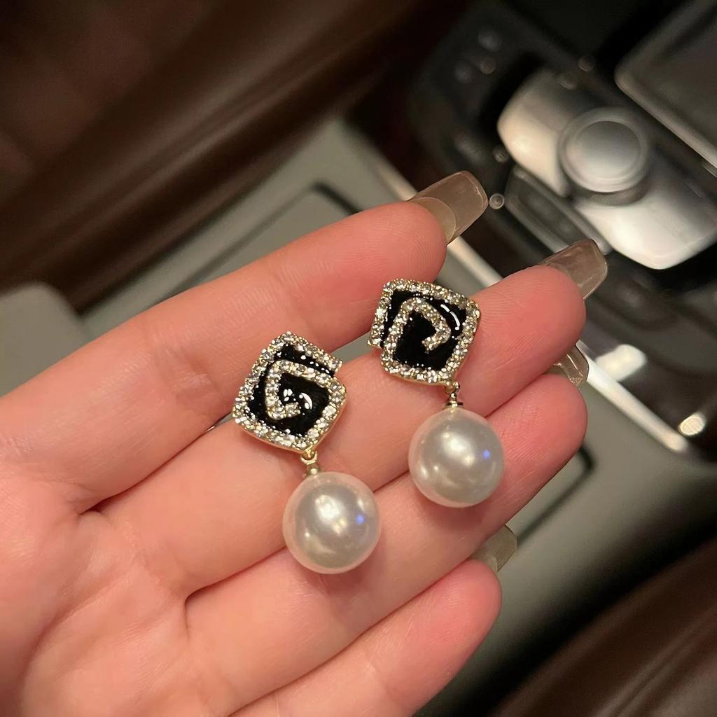 925 Silver Needle Temperament High-end Full Diamond Pearl Earrings Women's ins Wind Geometric Earrings Korean Light Luxury Earrings