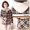 Jianhu Middle-Aged Women's Hooded Cardigan Jacket