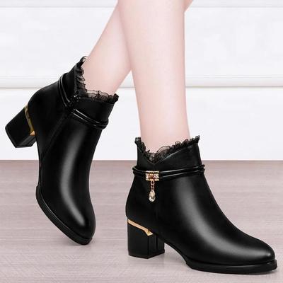 Top Layer Soft Leather Ladies Ankle Boots Fashion Thick Heel Pointed High Heel Lace Ankle Boots