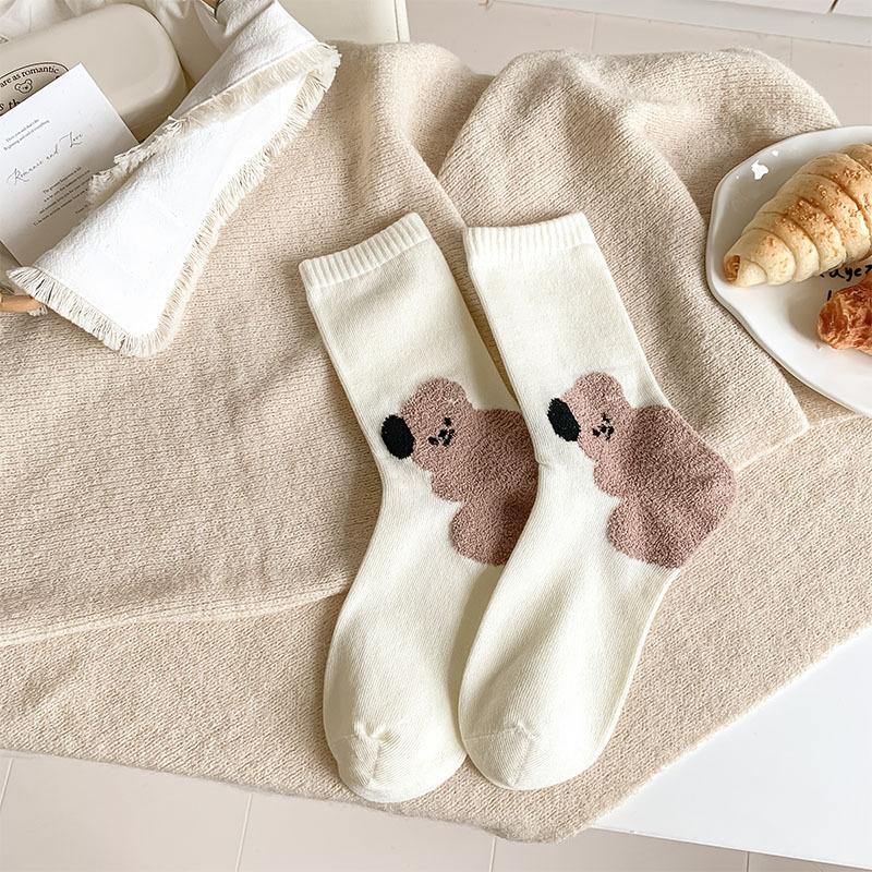 Female Autumn and Winter New Cartoon Bear Sweat Absorbing Boneless Tube Cotton Socks