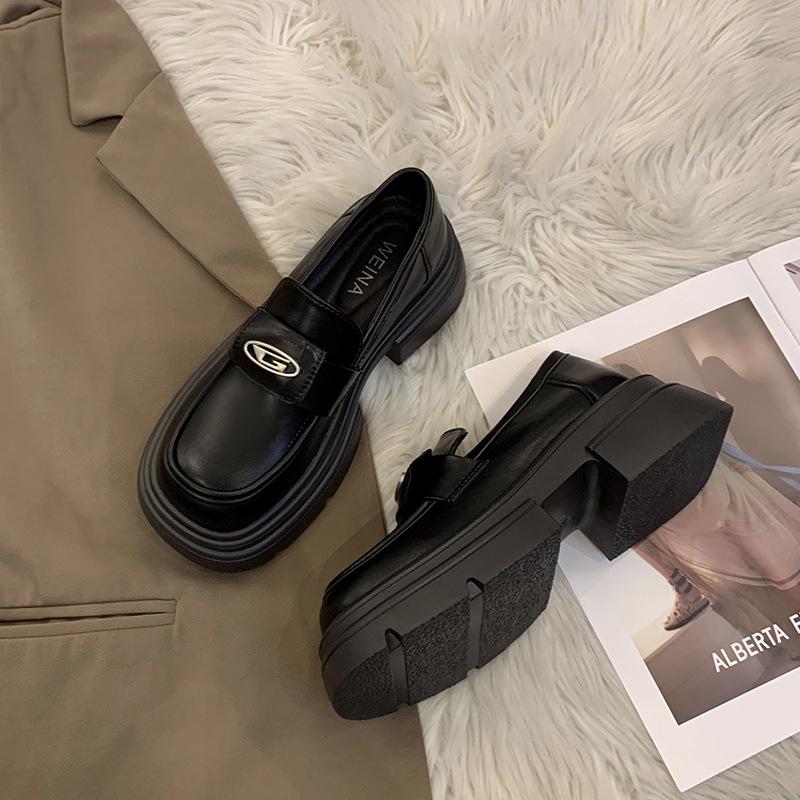 

Британский стиль ретро платформа лоферы на одной педали женские 2025 новые весна и осень толстый каблук круглый носок универсальные маленькие кожаные туфли 40 чёрный