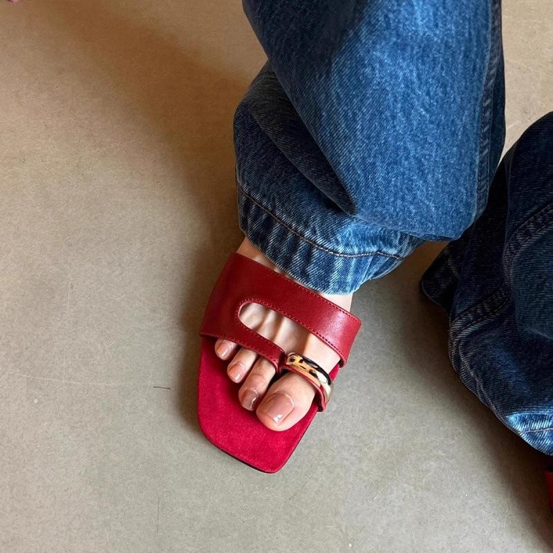 Design open-toed flats women's 2025 summer new metal buckle toe slippers French temperament sandals