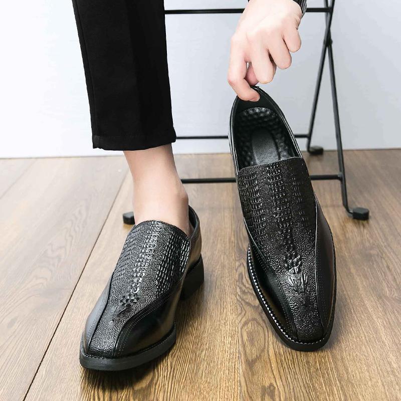 Fashionable New Lazy Leather Shoes with One Foot Men Pointed Small Leather Shoes Brand Men Business Dress Casual Leather Shoes