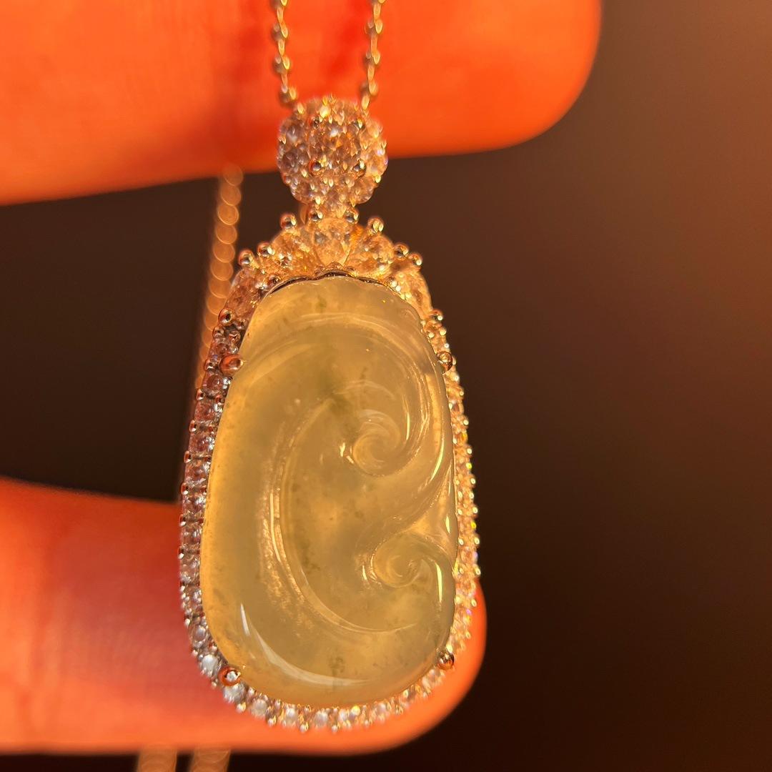 Natural Jadeite Ruyi Pendant, Real Shot.