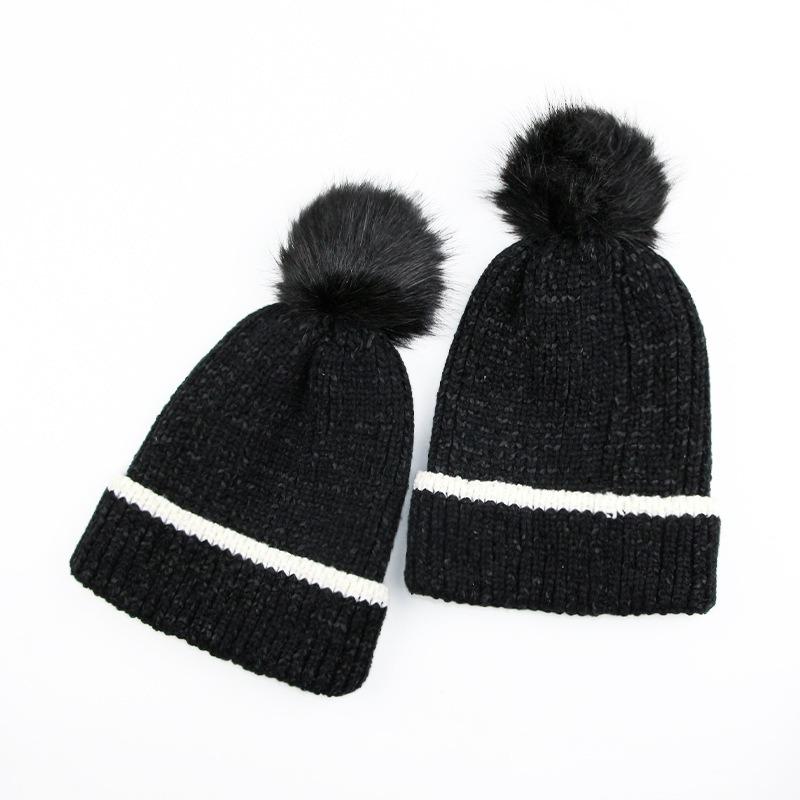 

New autumn and winter girls knitted hat fashion ski cold hat wool hat outdoor wear hat collection чорний