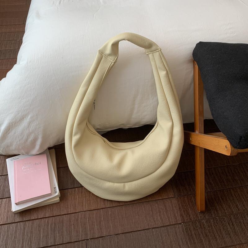 IELGY Simple Wide Shoulder Strap Soft Leather Dumpling Bag Casual All-Match One-Shoulder Messenger Bag
