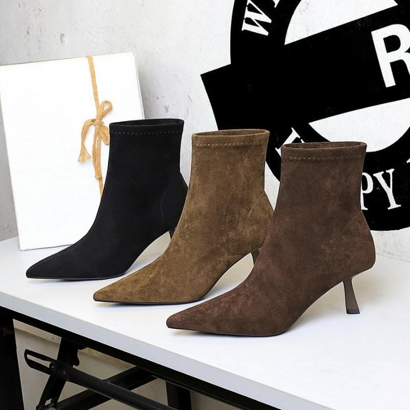 Pointed Toe Slim Boots Women Retro Suede Mid Heel French Style Ankle Boots