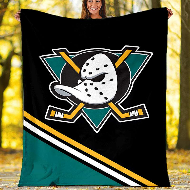 1pc Football Team (51) Theme Blanket - Digital Print, Polyester, Cozy for All Seasons, Perfect for Outdoor, Camping, and Travel