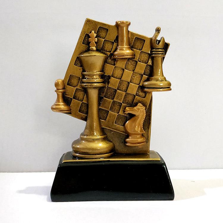 

Шахматный трофей, смоляной орнамент, украшения, поделки, фигурки, витрины, безделушки, выставочная скульптура, статуэтка, домашний декор, аксессуары small 10x5x14cm бронзовый