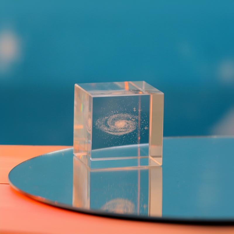 3D Engraved Crystal Cube Cloud Heart Whale Pattern Transparent Square Crystal Ornament For Desktop Home Decoration Gifts