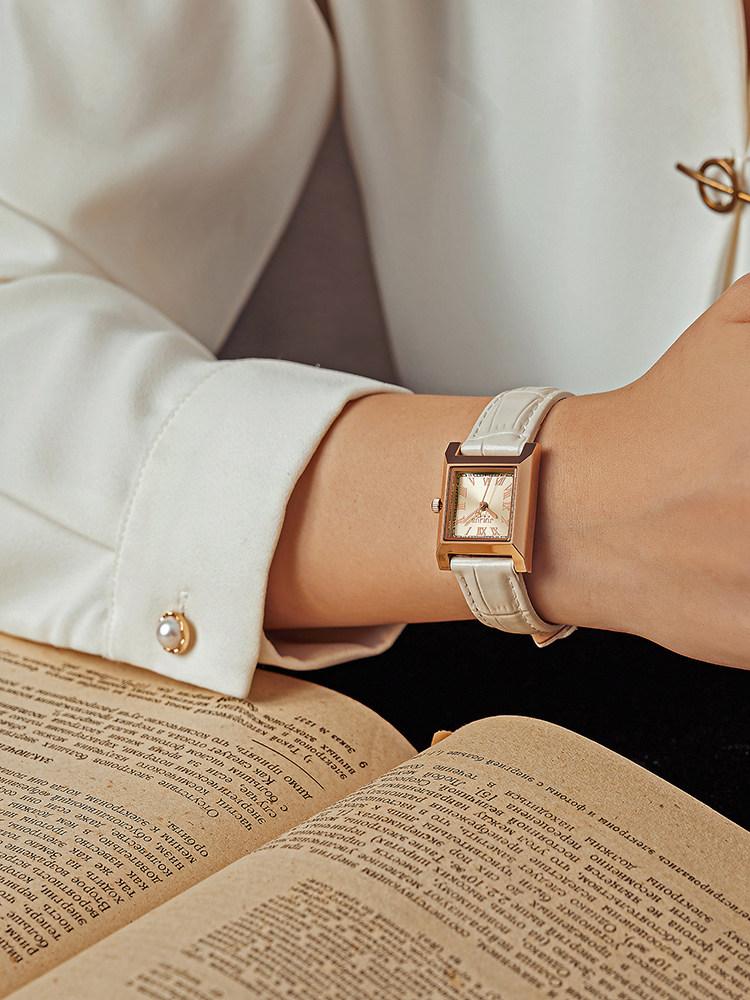 New Women'S WatchLuxurious And Vintage, Versatile Square Design, Elegant Quartz Movement, High-End Small Square Watch For Women.