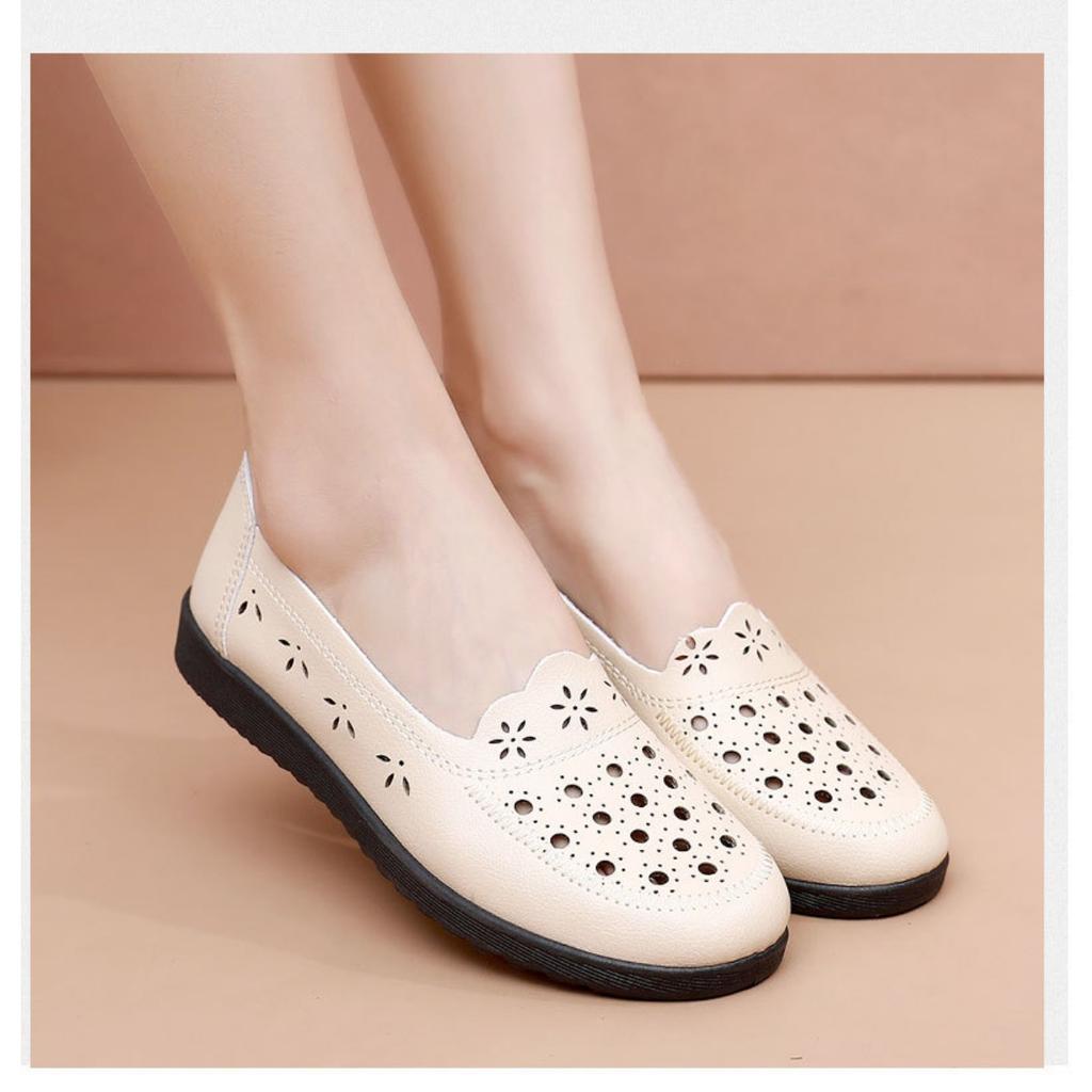 Sandals Summer Breathable Fashionable Hollow Leather Shoes Soft Sole Non Slip Flat Bottom Women's Shoes Perforated Shoes