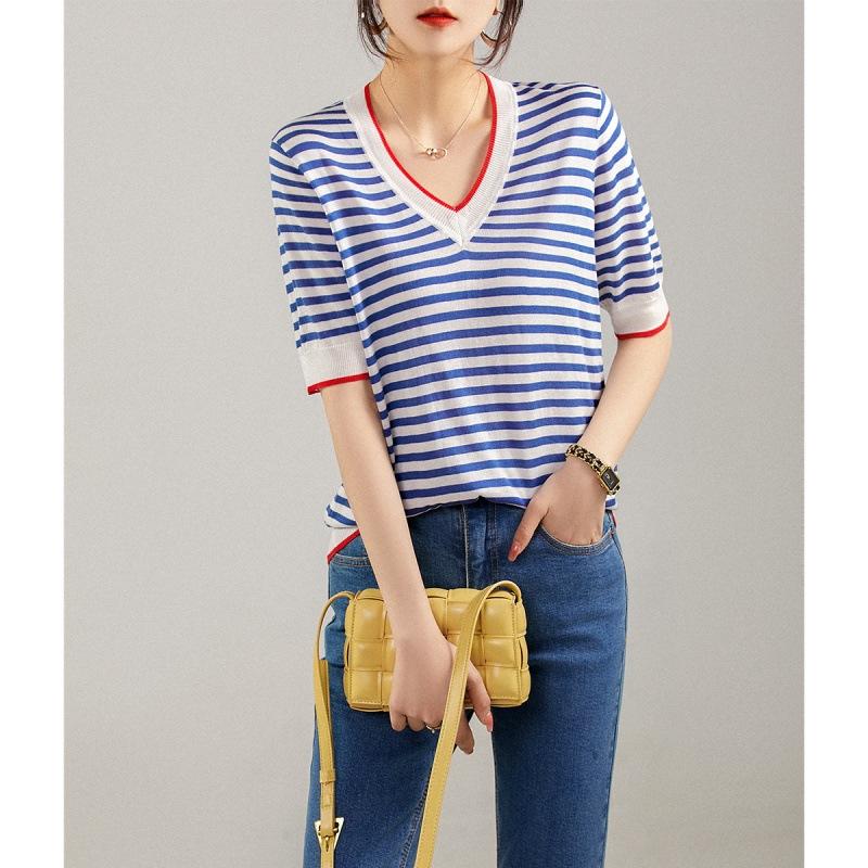 

Women s summer new refreshing vacation style blue and white strips Korean version striped V-neck knitted T-shirt women One size fits all