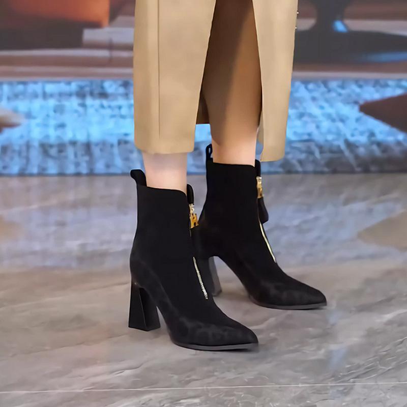 Mode högklackade korta stövletter dam 2025 höst och vinter nya Internetkändis explosion Martin-kängor tjock klack spetsiga mode tunna stövletter