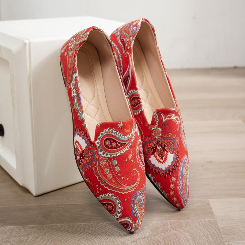 Fashion Women Flat Shoes Large Size Elegant Pointed Loafers Comfortable Sneakers Women Soft Sole Spring Casual Shoes Zapatos De Mujer