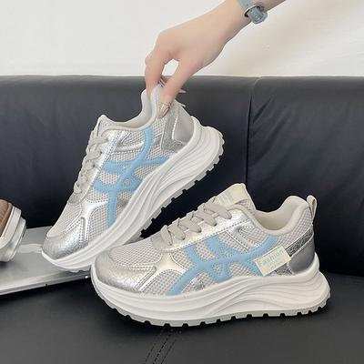 Xiaoxiangfeng ultralichte sportschoenen 2025 zomer nieuw muffin toont hoogte dad shoes superzacht mode buitenlandse stijl Forrest Gump schoenen