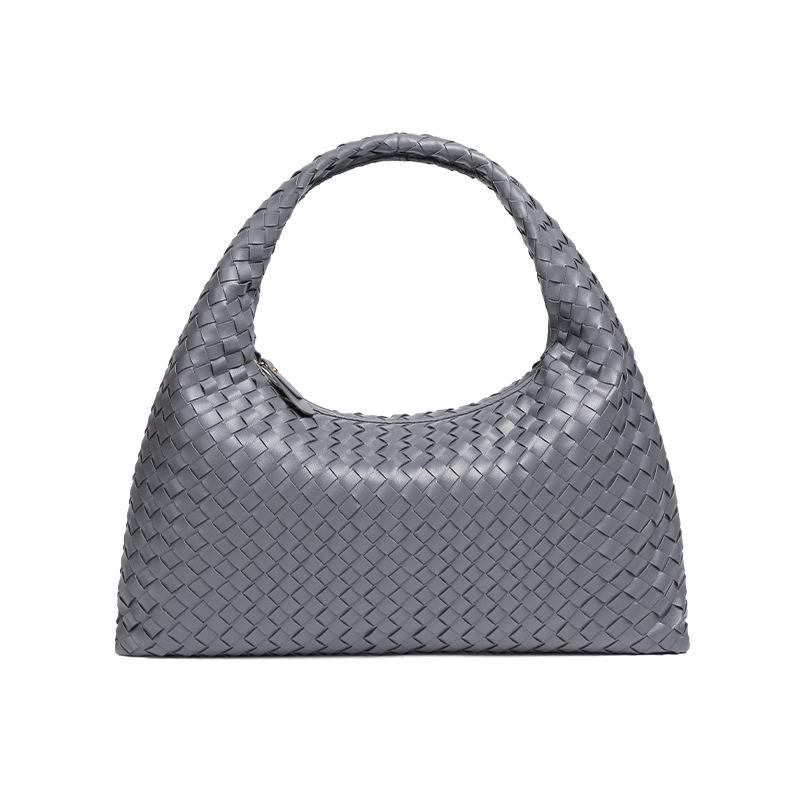 Versatile Large-capacity Retro Handbag for Commuting, A Casual Single-shoulder Underarm Bag with A Fashionable Hand-woven Bag