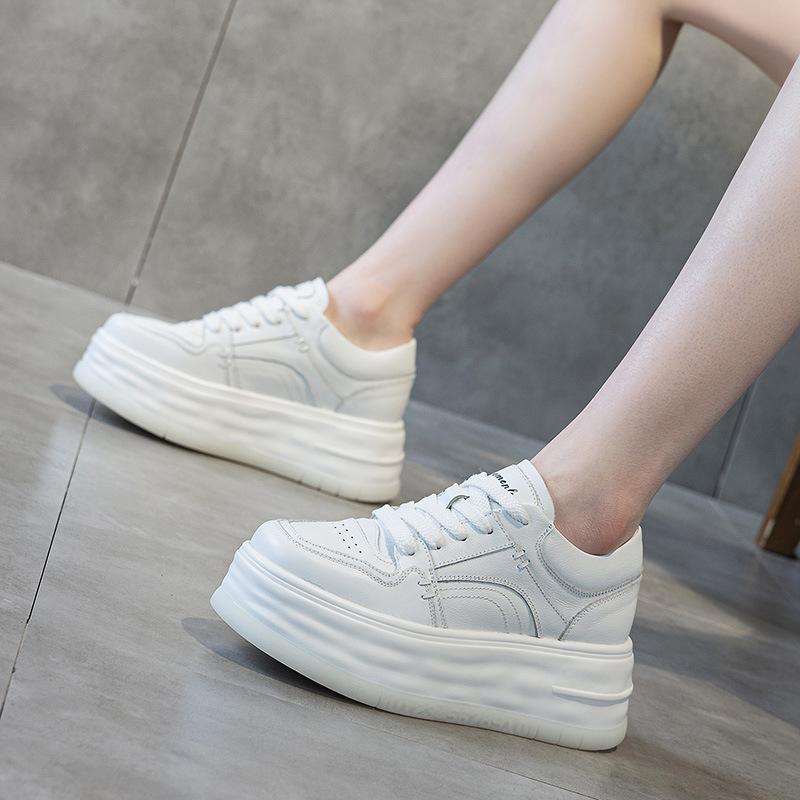 

2025 spring new leather little white shoes German training shoes retro fashion versatile casual shoes light sports shoes board shoes 32