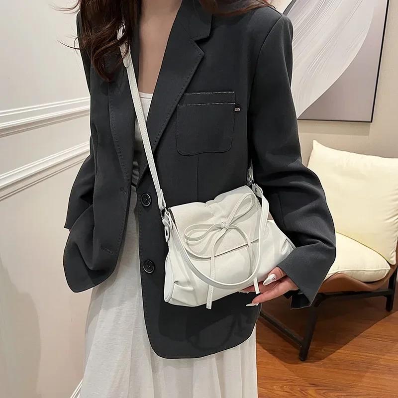 Umhängetasche aus Sattelleder für Damen, lässige Tragetaschen und Geldbörsen, neue Mode Krallen Damen Umhängetasche