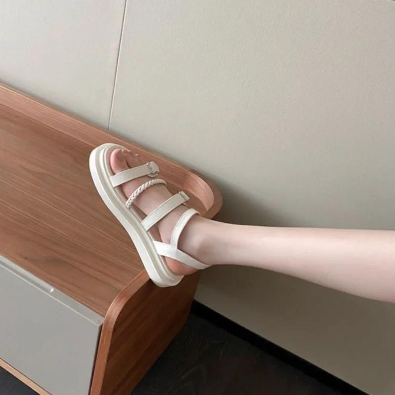 Mote Romersk Stil Flate Gummi Damesko Engros på Tilbud De Beste Chic og Elegante Sommersko Salg Luksus 2025 Sandaler for Kvinner