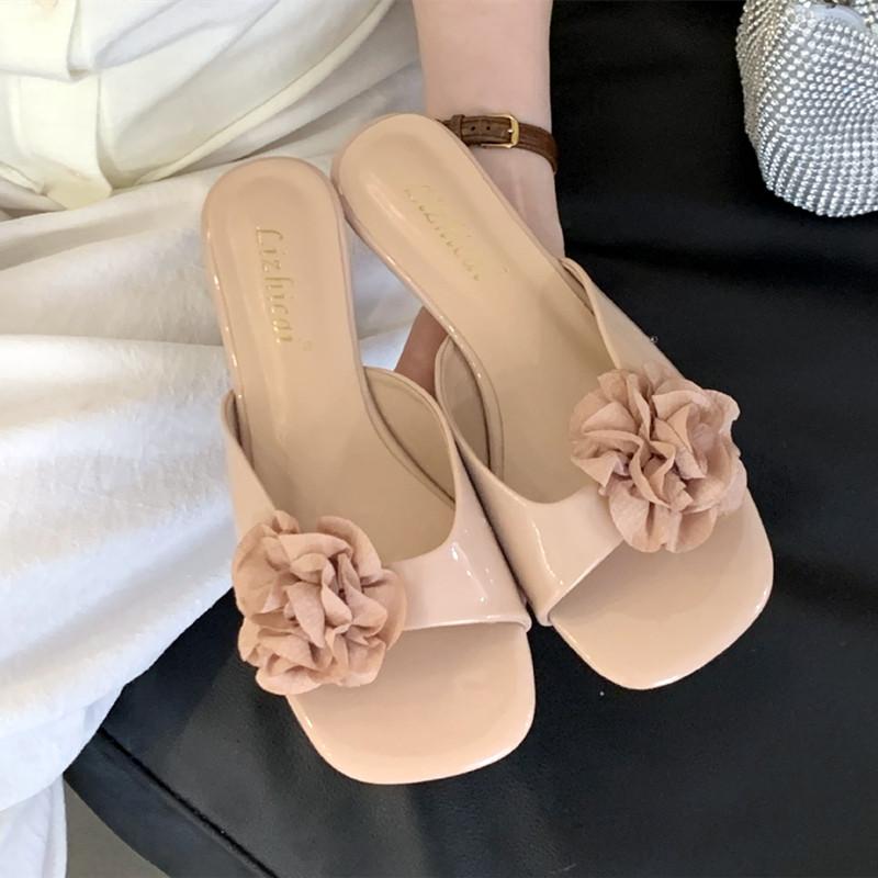 Fashion Wedge Flat Slippers Women Summer Sexy Peep Toe Slides Sandals Elegant Flower Decorative Flat Sandals for Women Designer Shoes