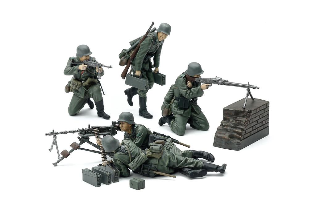 Tamiya 1/35 Military Miniature Series No. 386 German Machine Gun Team (Mid-War Period) Plastic Model Kit 35386