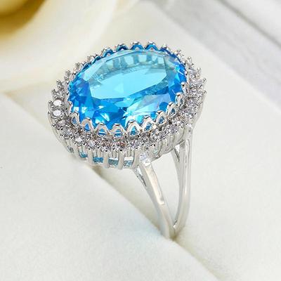 Europäischer & Amerikanischer Stil Übergroßer Eiförmiger Imitations-Topas Zirkonia Bankettring für Damen