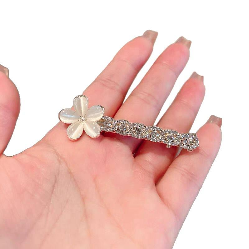 Luxury Rhinestone Cat Eye Flower Hair Clip for Women