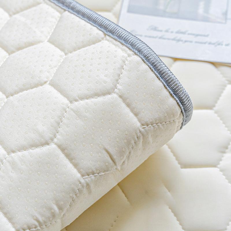 Summer Latex Ice Silk Sofa Cushion Cartoon Dull Bear Non-Slip Sofa Cover Cool Breathable Summer Sofa Cover