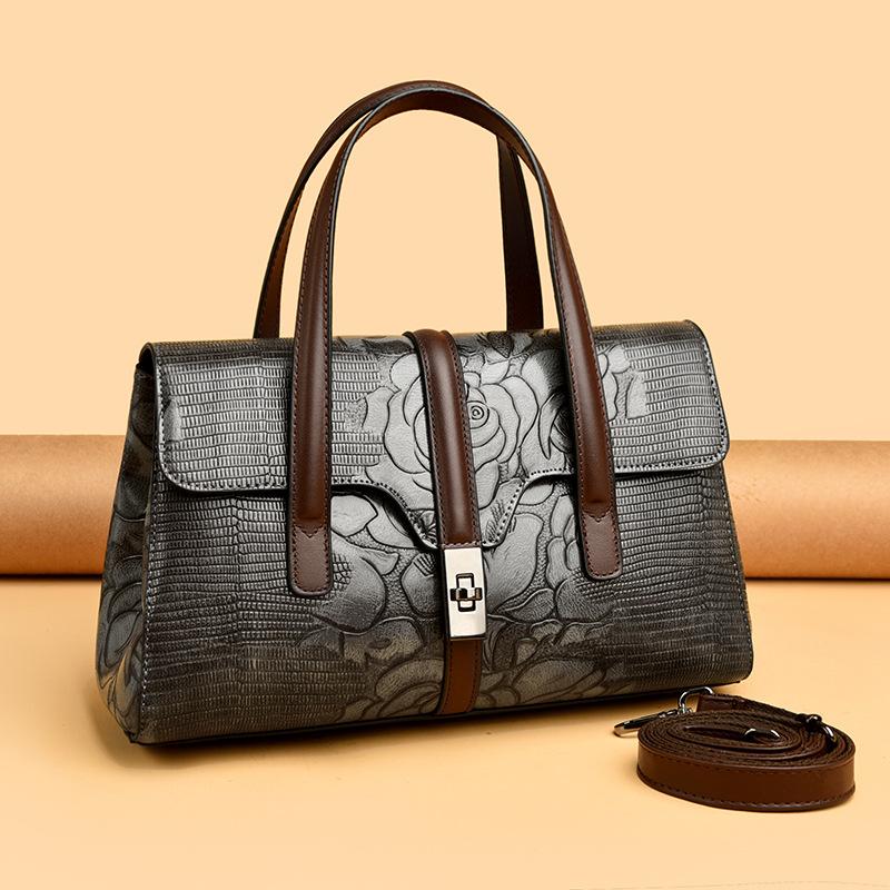 A Large-capacity Fashionable Single-shoulder Crossbody Bag for Middle-aged Women