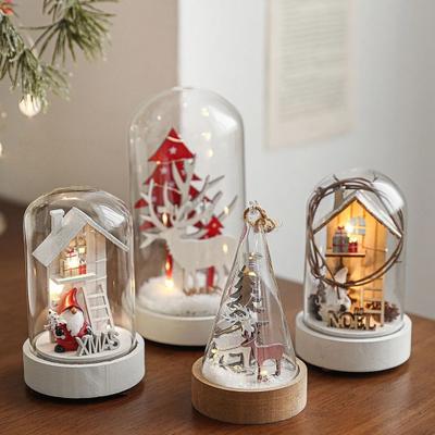 Weihnachts-Glaskuppel-Ornament LED Leuchtendes Rentier Weihnachtsbaum Kleine Kirche in Cloche Tischdekoration für Innenraum Schreibtischdeko