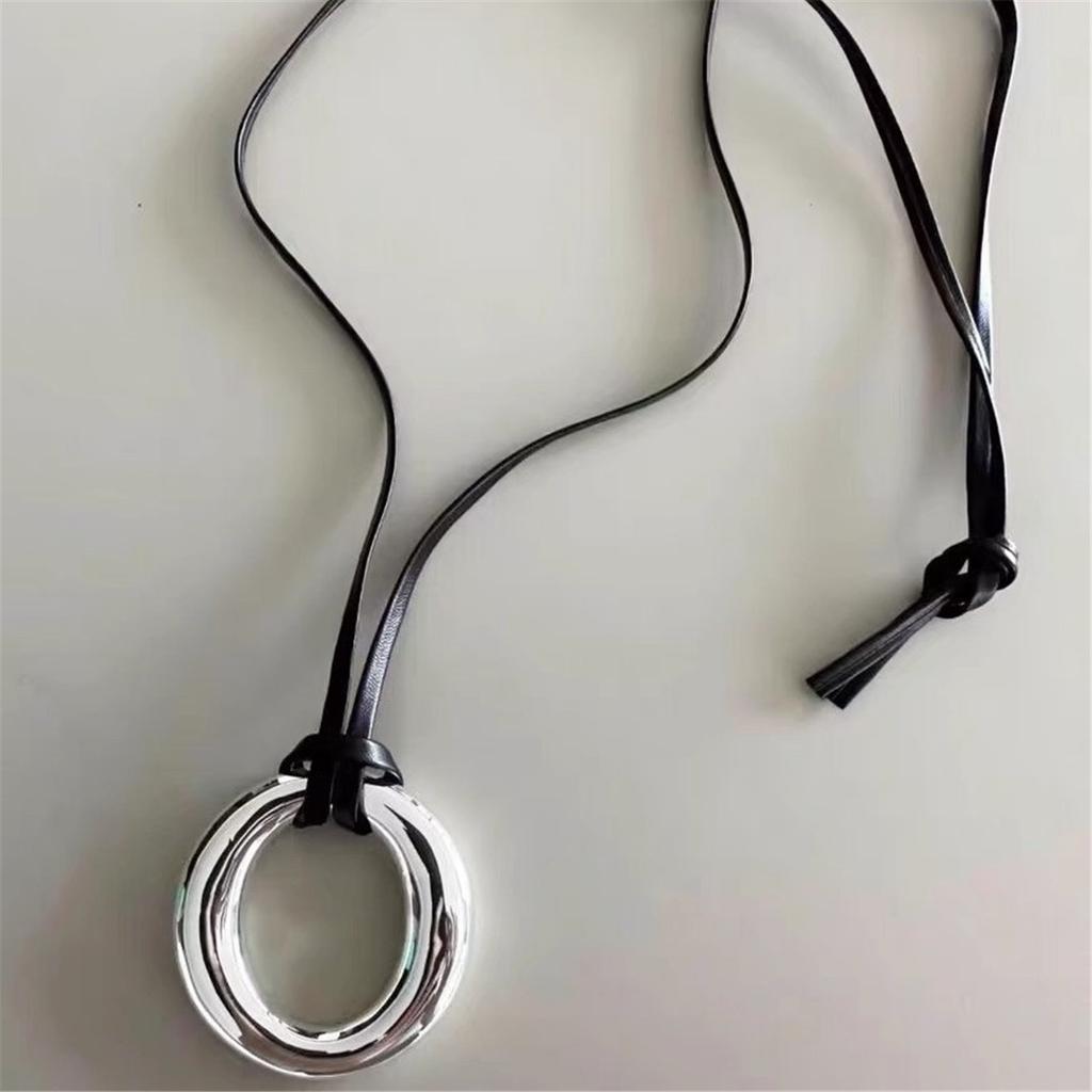 Tooxika Simple Light Luxury Design O-ring Pendant Necklace Leather Cord Adjustable Long Jumper Chain Women