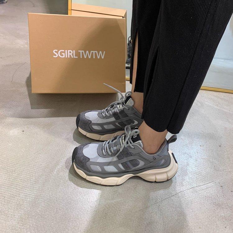 

European station casual shoes women s 2025 new versatile fashion muffin sports shoes versatile thick-soled black dad shoes 40 серый