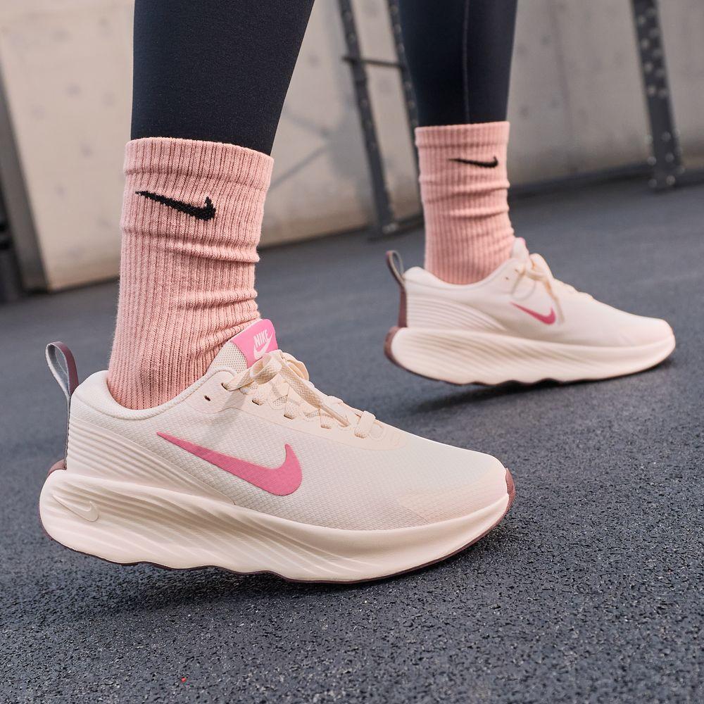 Nike Promina Abrasion Resistant Walking Shoes Women s Beige 41
