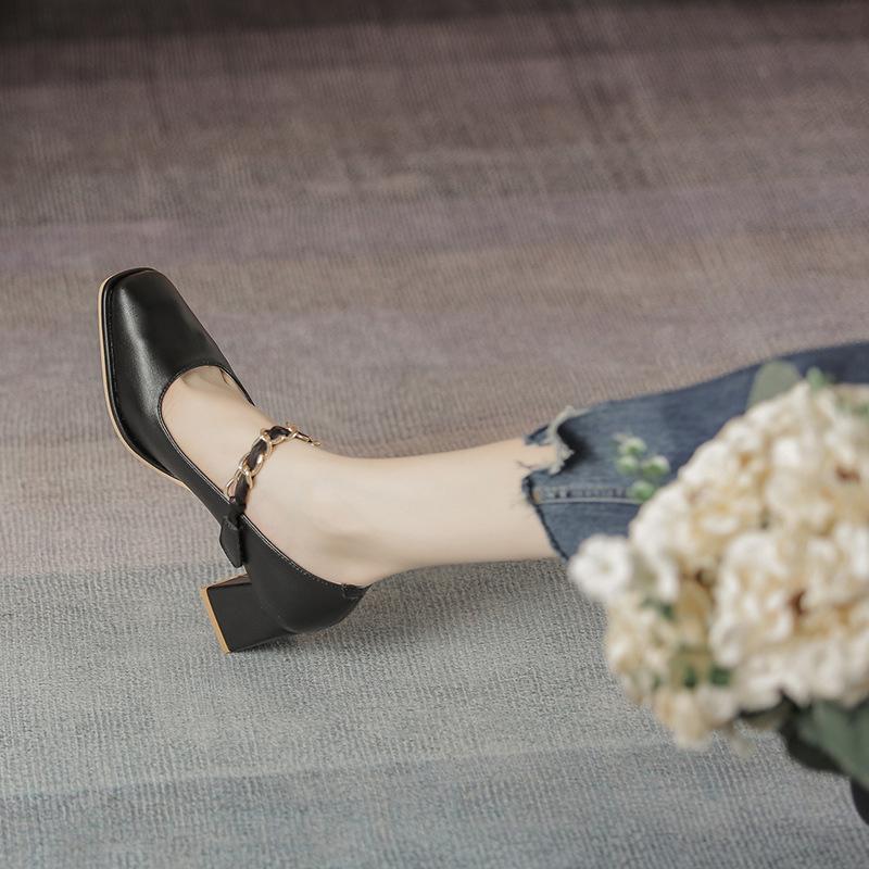 Retro bag head leather shoes 2025 summer new high-heeled thick-heeled lacquered simulated leather chain bow Mary Jane shoes