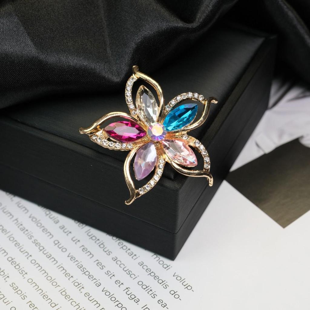 Europäische & Amerikanische Retro Luxus Farbiger Diamant Brosche - Vielseitiger Legierungsanstecker & Korsagen-Accessoire