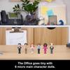 Polly Pocket x The Office Kompaktbox Enthält 6 Spielfiguren und 9 Ein Sammel-Partnerschaftsspielzeug mit einem Kaffee-Spielset-Zubehör. Tasse.