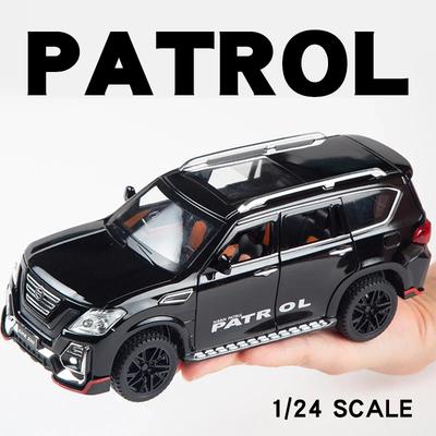 Neu 1:24 Nissan Patrol Offroad-SUV Legierungsmodellauto Diecast-Auto Spielzeugmodell Sammlerstück Eisen-Spielzeugauto Ton Licht Auto für Jungen Kinder C48