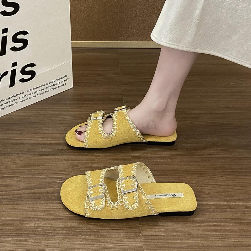 Flat-bottomed fashion outer wear belt buckle cool slippers women's shoes new summer outer wear yellow beach sandals
