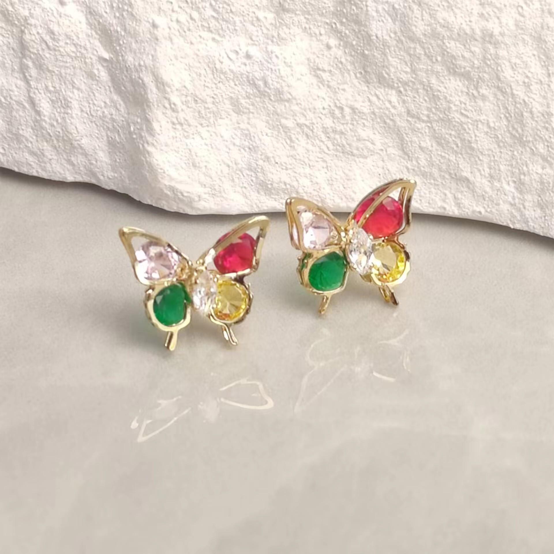 

Exquisite Cubic Zirconia Butterfly Tassel Earrings for Women - Summer Elegance