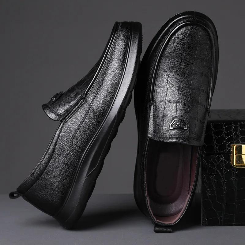 FashionFashion Leather Slip-on Platform Men's Loafers Spring Autumn Designer New Soft Sole Casual Business Men's Dress Shoes