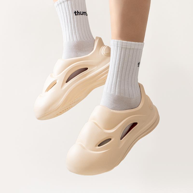 Fashion New Couple's Slippers Non-Slip Light Home Shoes for Men and Women Soft Comfort Beach Shoes Outdoor Waterproof Shoe Mens Slipper