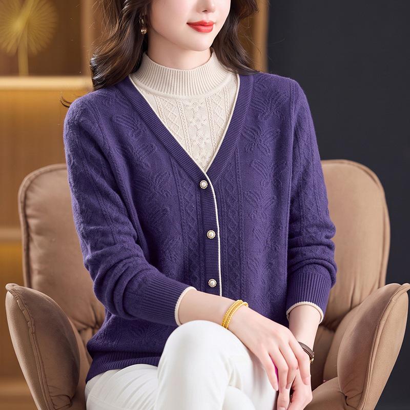 Chic Two-Piece Wool Sweater for Middle-Aged & Elderly Women, Versatile Autumn/Winter Top, Stylish Base Layer Mother's Wear.