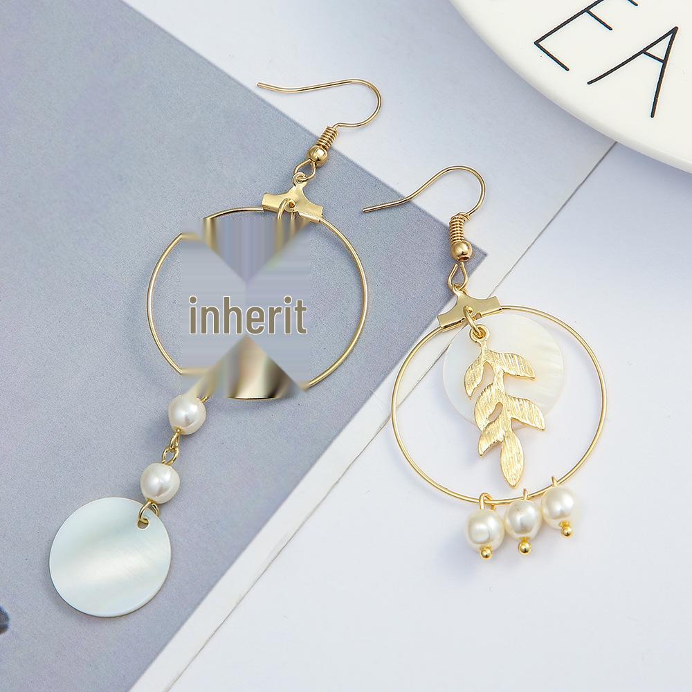 

Асимметричные серьги «Золотой лист и морская раковина»: Винтажные серьги-крючки в виде больших кругов