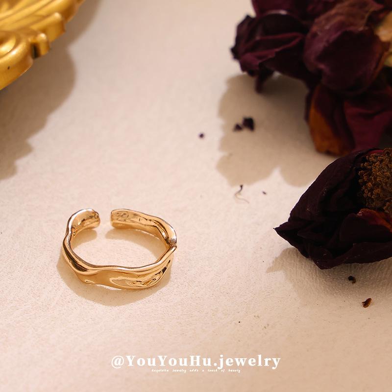 European-American Retro Floral Pleated Ring - Versatile & Irregular Design