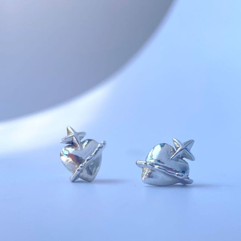 a mon shooting star earring