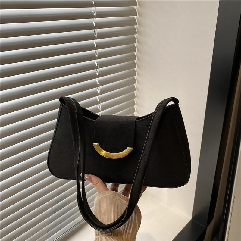 

Textured fashion casual armpit bag autumn new personalized portable shoulder bag textured trendy messenger bag чёрный