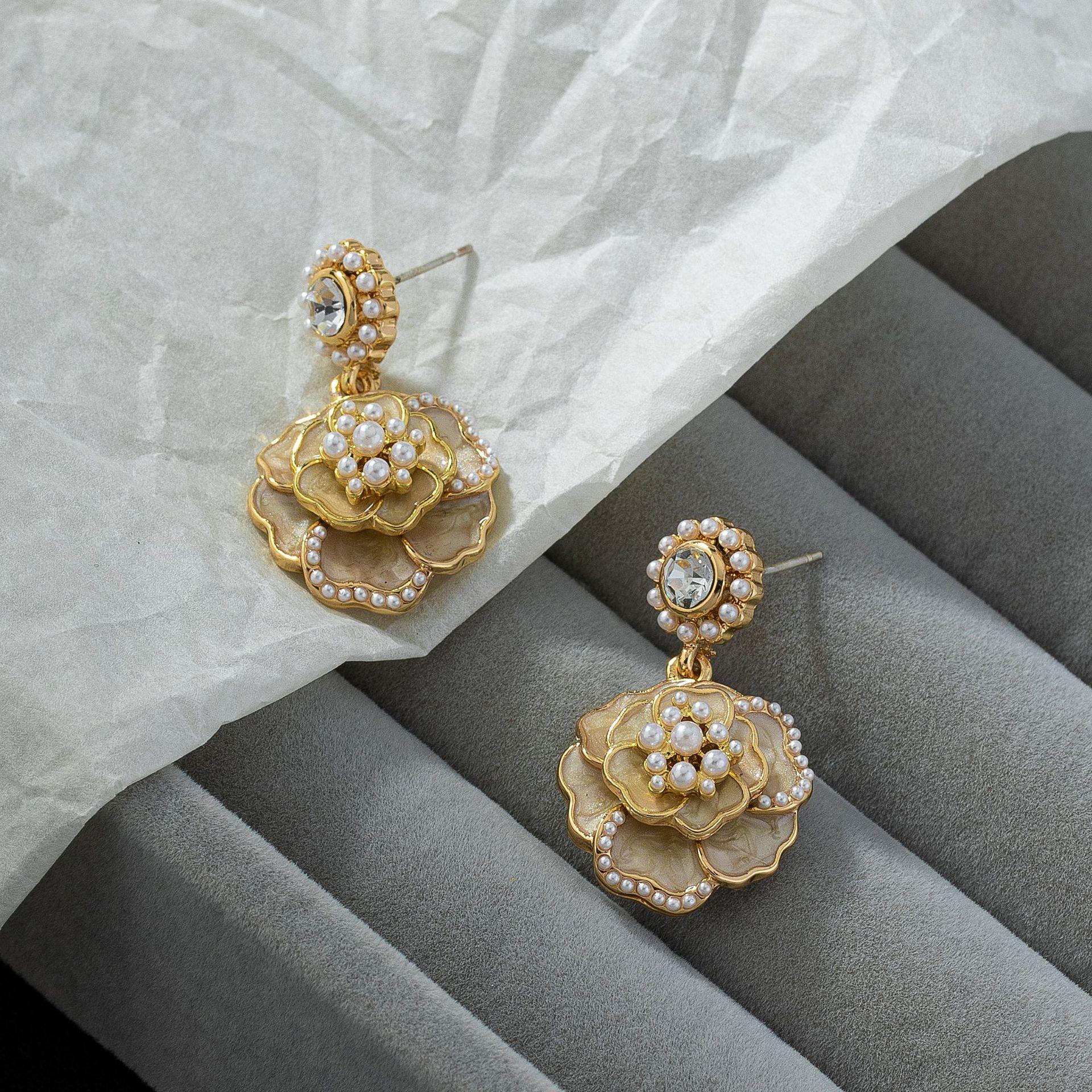 

Серьги-гвоздики Camellia Premium Temperament с жемчугом