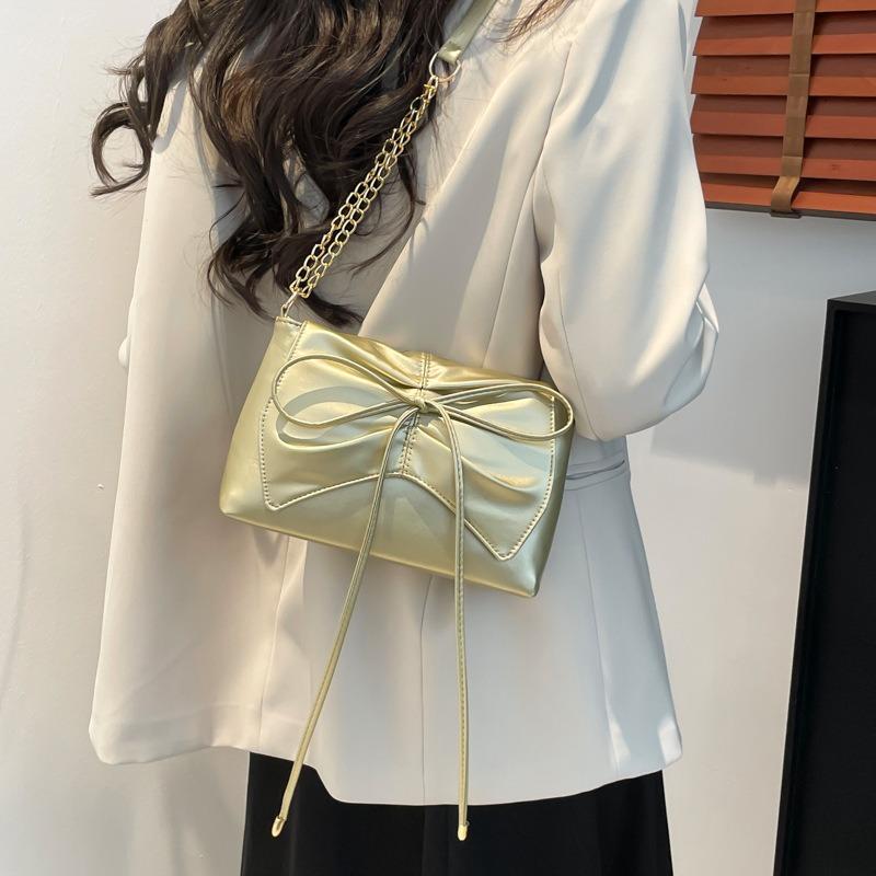 Beautiful casual large-capacity tote bag spring new versatile commuter simple shoulder messenger bag women
